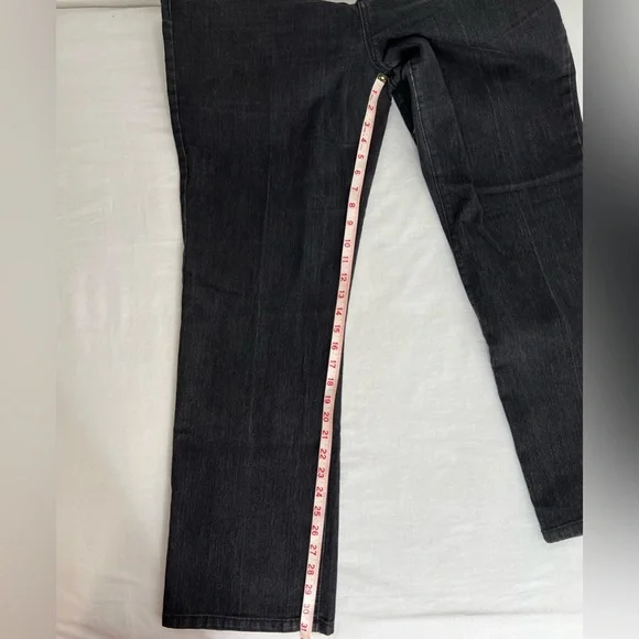 Gloria Vanderbilt Straight Leg Jeans Women's 18 Average Black 5-Pocket High Rise - Picture 10 of 10